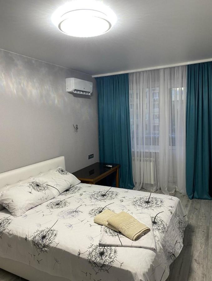 Стильная Квартира На Позняках Газ И Низкий Этаж Kiev Bagian luar foto