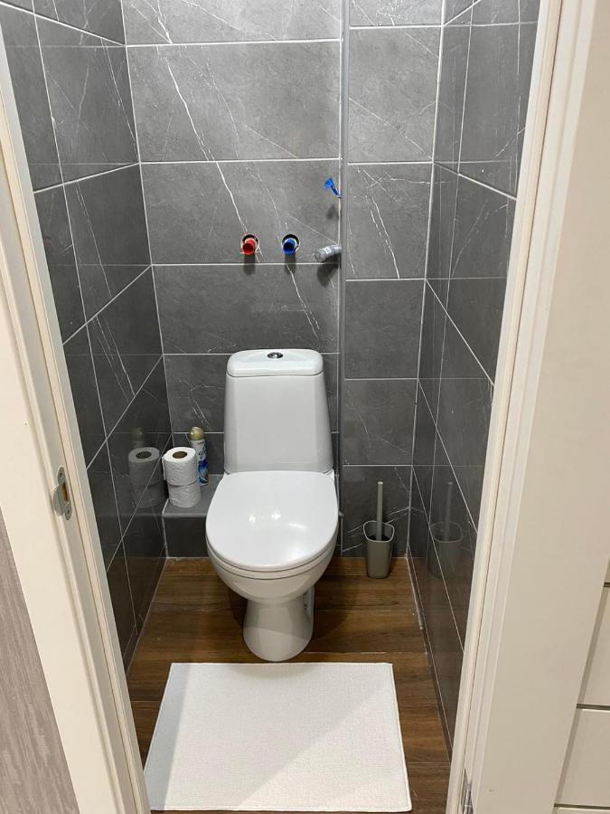 Стильная Квартира На Позняках Газ И Низкий Этаж Kiev Bagian luar foto